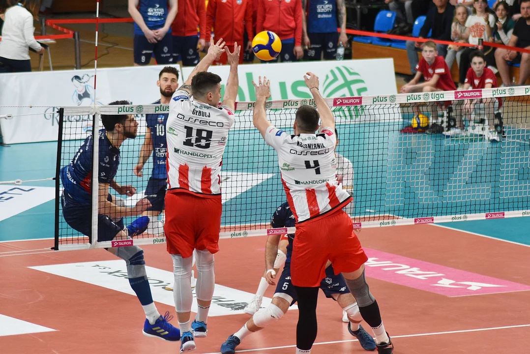 Drugi półfinałowy mecz siatkarskiej PlusLigi: Asseco Resovia Rzeszów - Grupa Azoty ZAKSA Kędzierzyn-Koźle (1:3)