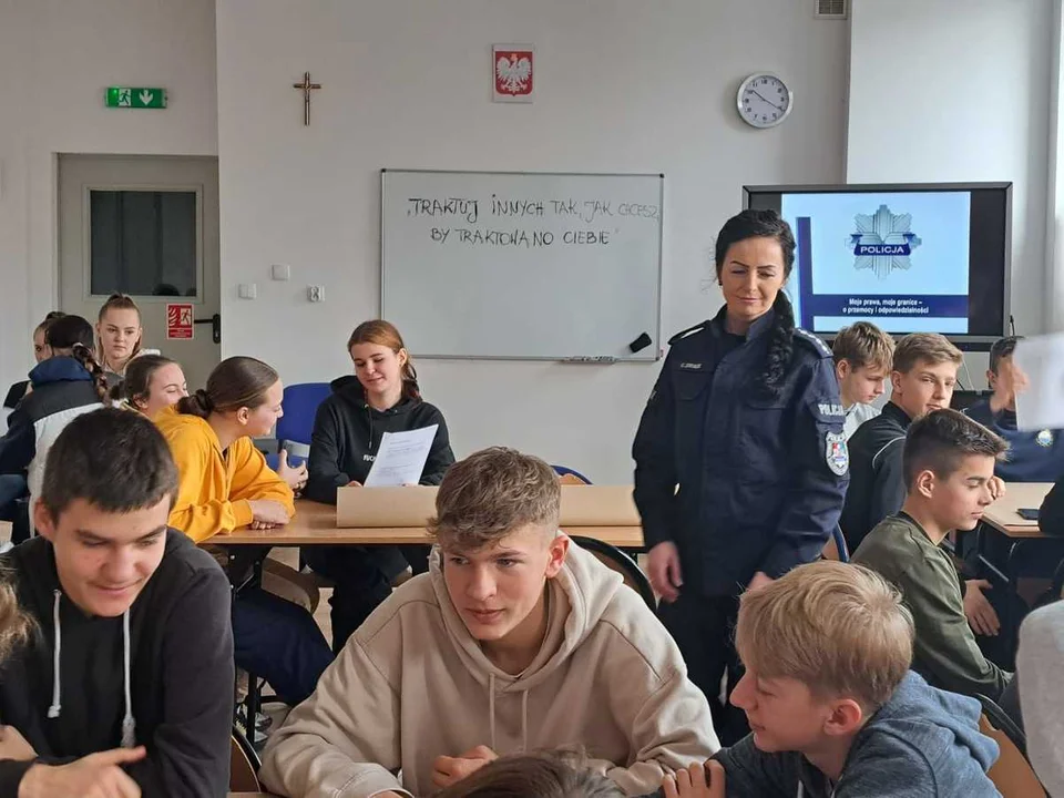 Policjanci w Szkole Mistrzostwa Sportowego w Mielcu