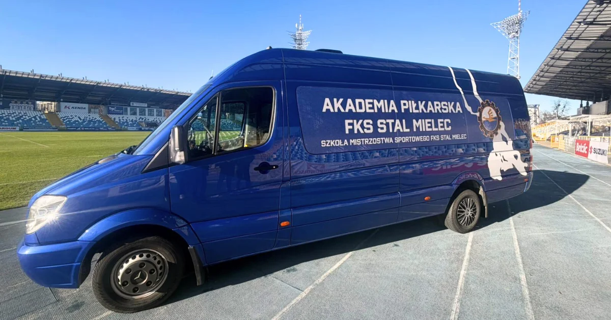 Nowy bus Akademii FKS Stal Mielec