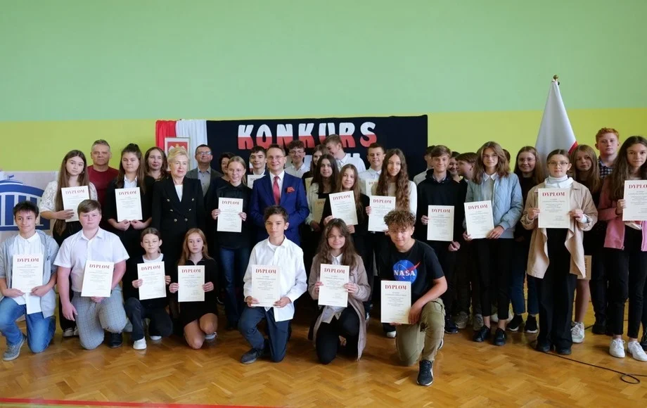 W Szkole Podstawowej w Niebieszczanach miał miejsce konkurs Wiedzy o Sejmie Rzeczypospolitej Polskiej - Zdjęcie główne