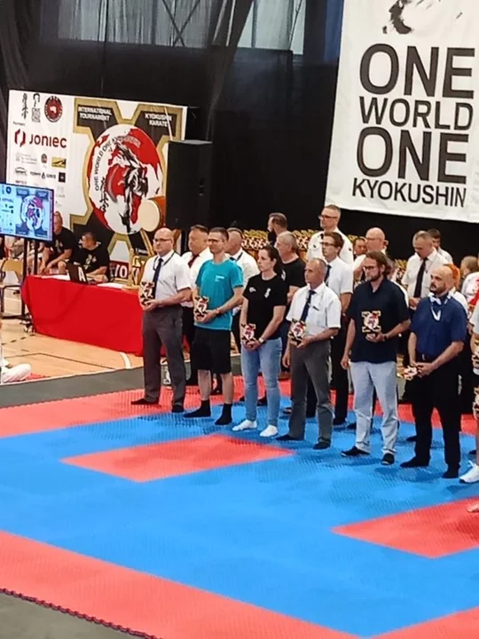 Zawodnicy Atama Kumite z czterema brązowymi medalami