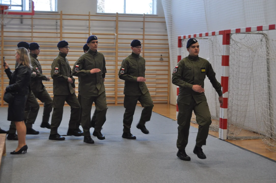 "Ślubuję wypełniania obowiązków kadeta"- ślubowanie klas wojskowych