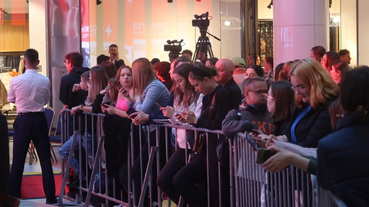 Prezentacja Asseco Resovii w Galerii Rzeszów. Tłumy kibiców powitały drużynę [ZDJĘCIA, WIDEO]