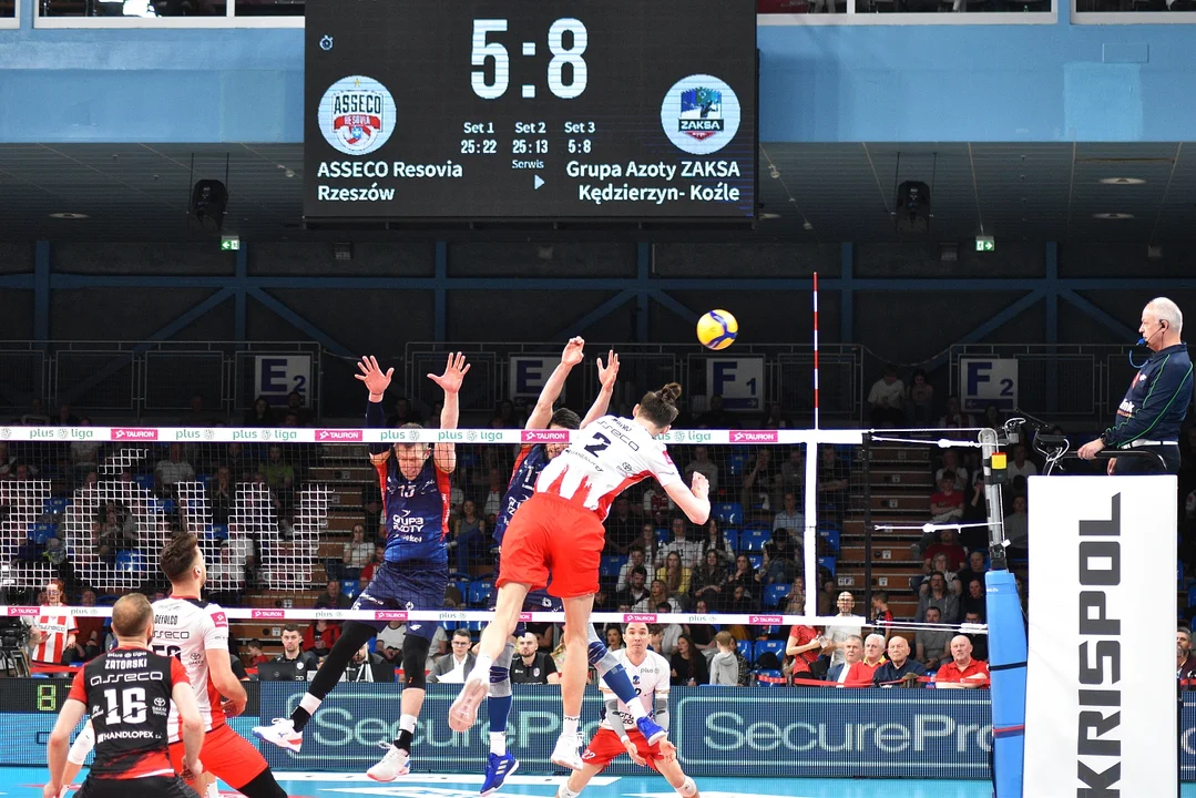 Pierwszy półfinałowy mecz siatkarskiej PlusLigi: Asseco Resovia Rzeszów - Grupa Azoty ZAKSA Kędzierzyn-Koźle (2:3)