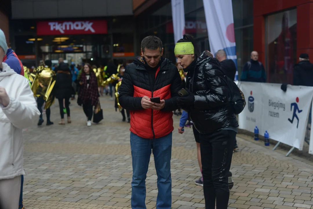 Mnóstwo biegaczy z całego regionu i nie tylko na 16. PKO Półmaratonie Rzeszowskim oraz 8. PKO Sztafecie Półmaratońskiej - zdjęcia część 2