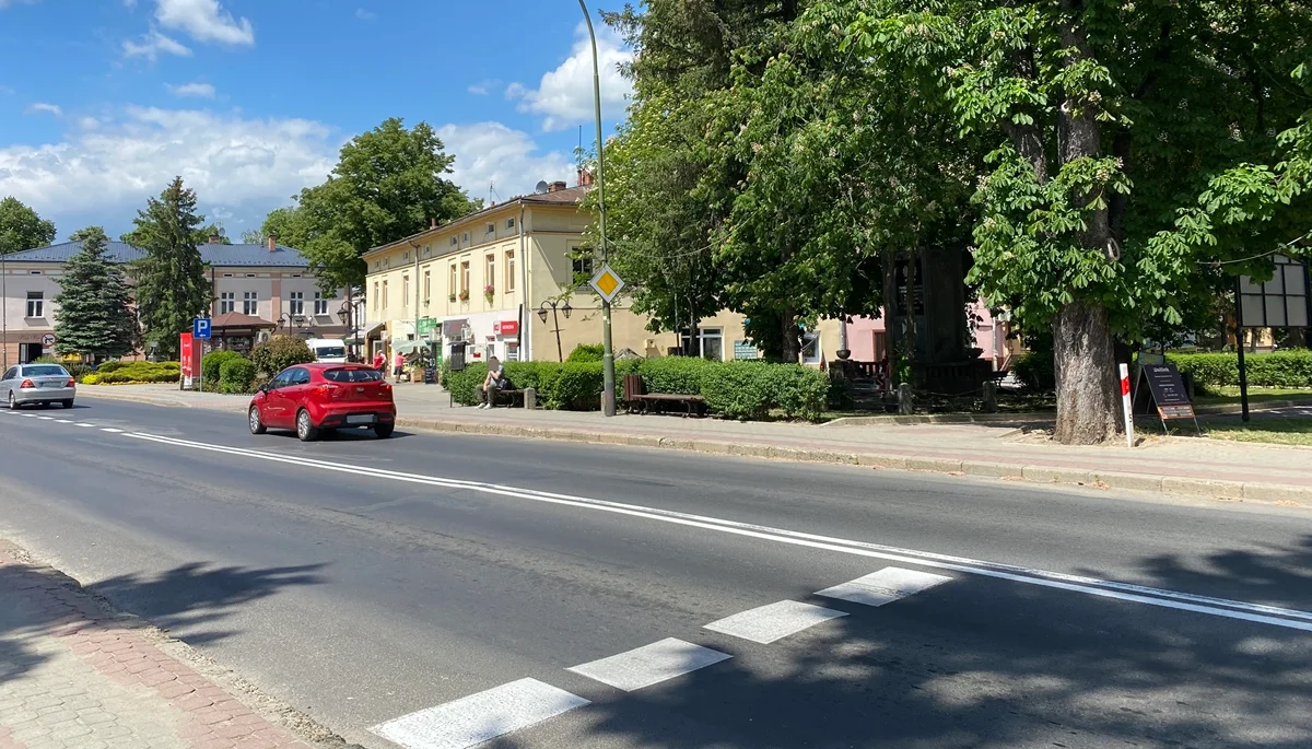 W jednym z barów w Lesku znalazła saszetkę i oddała ją na policję. W środku były pieniądze i dokumenty - Zdjęcie główne