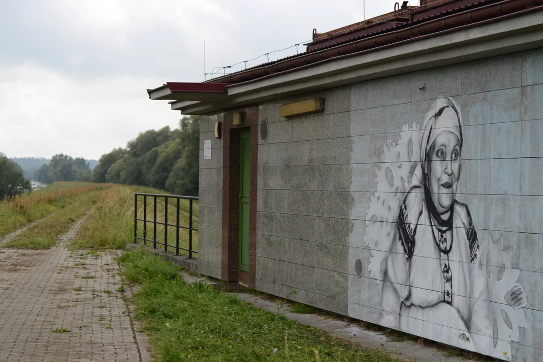 Mural Marii Kozłowej w Tarnobrzegu
