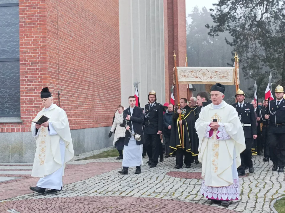 Procesja rezurekcyjna w kościele MBNP w Mielcu