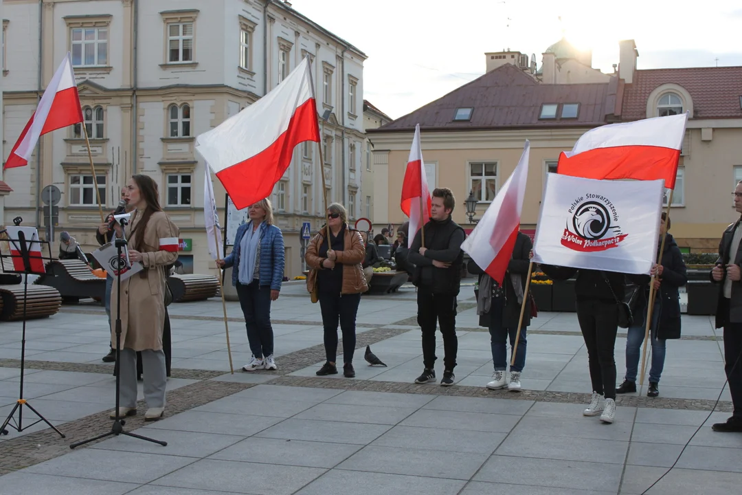 83. rocznica zbrodni katyńskiej - obchody na Rynku w Rzeszowie