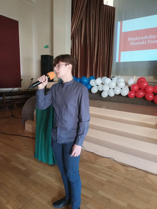 Sukcesy uczniów V Liceum Ogólnokształcącego w Mielcu na Międzyszkolnym Konkursie Piosenki Francuskiej w Tarnowie