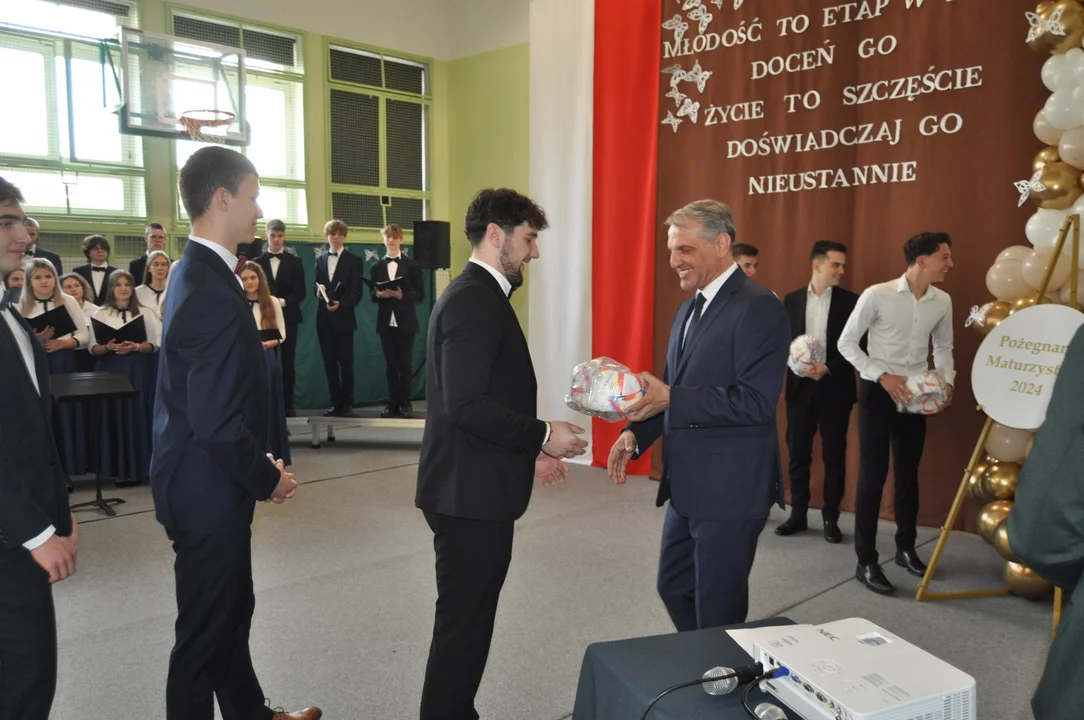 Zakończenie szkoły w I LO im. St. Konarskiego w Mielcu