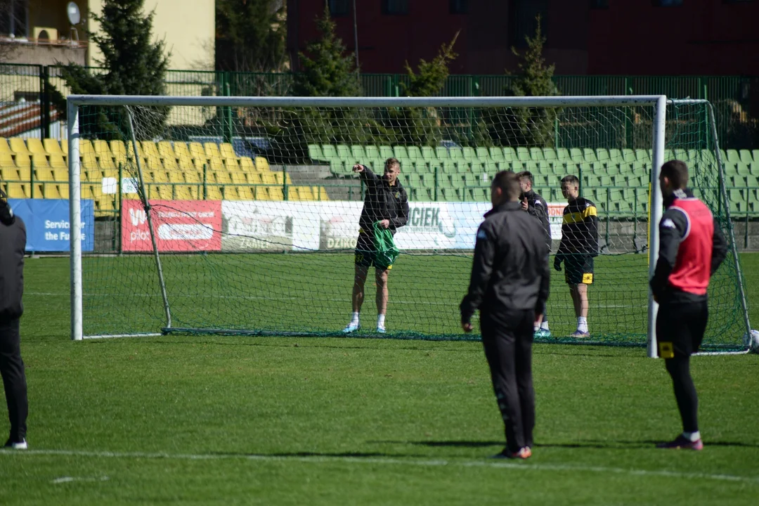 Trening piłkarzy Siarki Tarnobrzeg przed meczem z Zagłębiem II Lubin