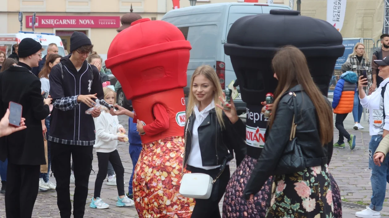 Drugi dzień festiwalu "Karpaty na Widelcu". Robert Makłowicz docenił Rzeszów [ZDJĘCIA, WIDEO]