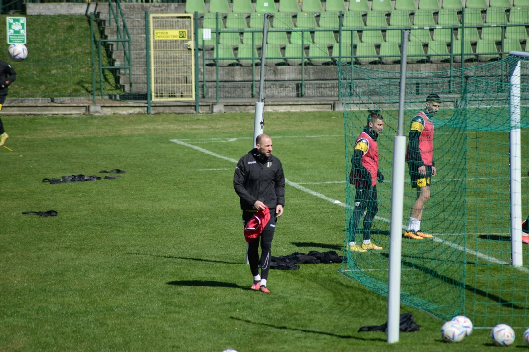 Trening piłkarzy Siarki Tarnobrzeg przed meczem z Zagłębiem II Lubin