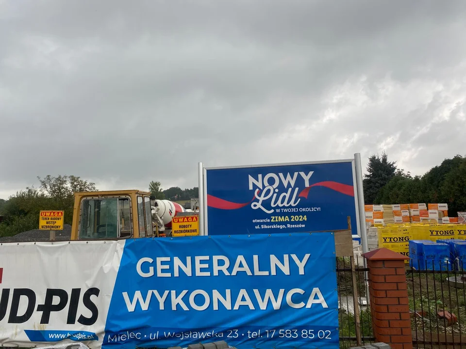 Nowy Lidl przy al. Sikorskiego w Rzeszowie. Kiedy otwarcie?