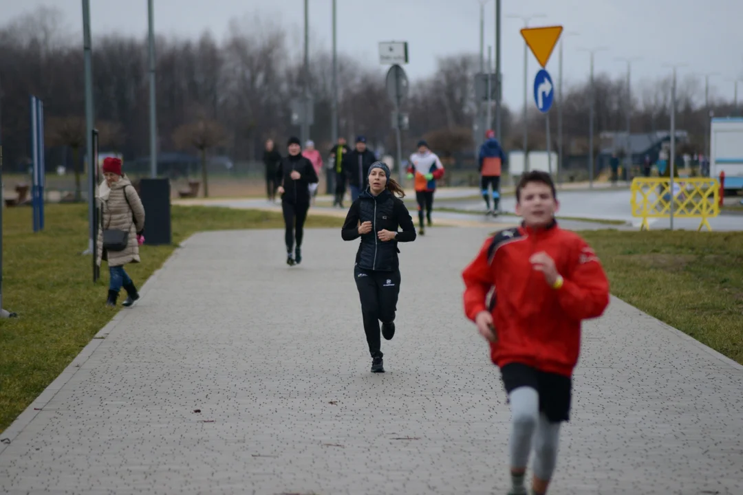 XI Bieg Zimowy wokół Jeziora Tarnobrzeskiego oraz Yeti Run Zimowy Bieg w Szortach