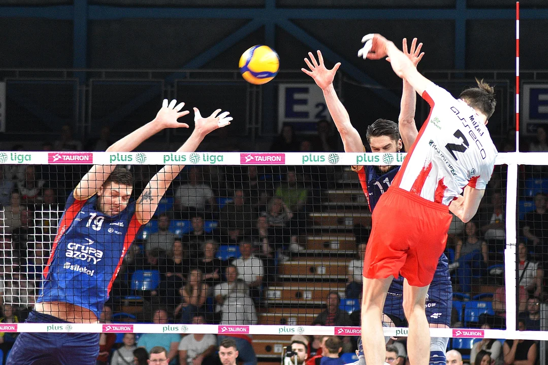 Pierwszy półfinałowy mecz siatkarskiej PlusLigi: Asseco Resovia Rzeszów - Grupa Azoty ZAKSA Kędzierzyn-Koźle (2:3)