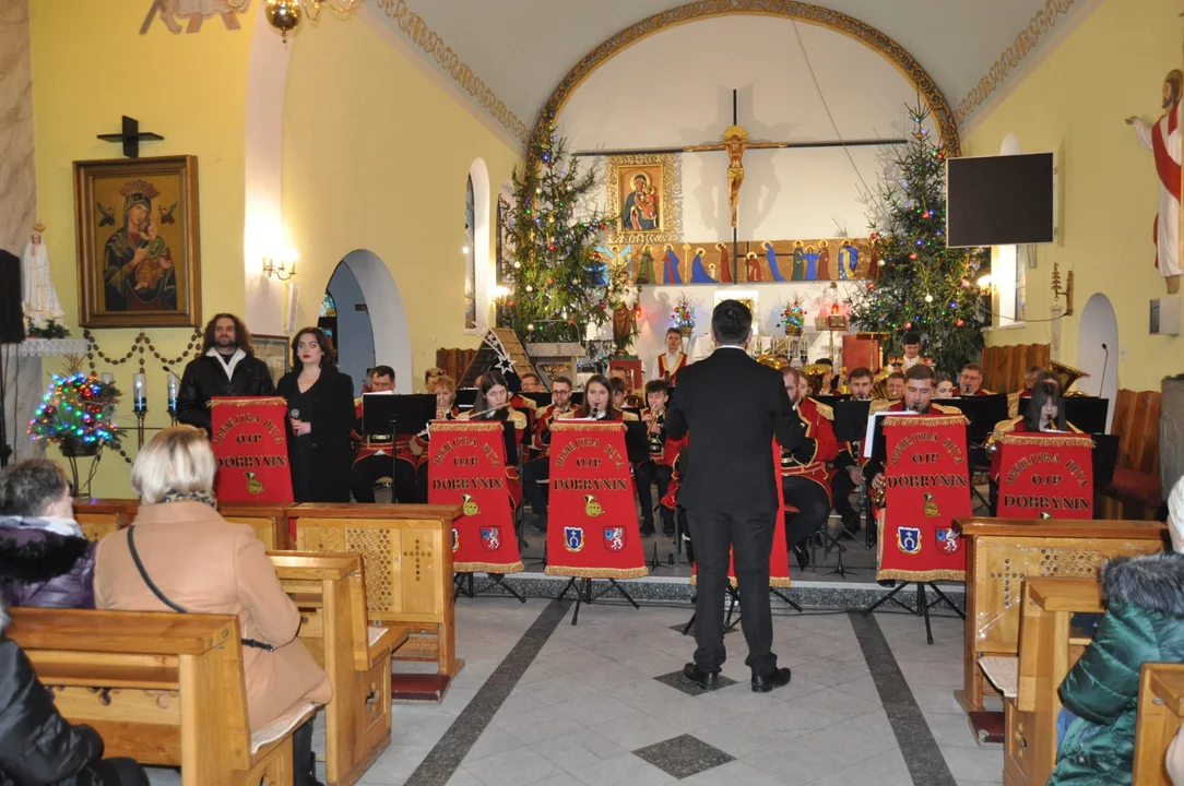 Koncert kolęd w wykonaniu Orkiestry Dętej Dobrynin wraz z solistami w Kościele pw.  NMP Królowej Polski w Dobryninie