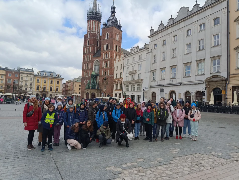 Uczniowie z polskiej szkoły w Belgii z wizytą w Cmolasie [ZDJĘCIA] - Zdjęcie główne