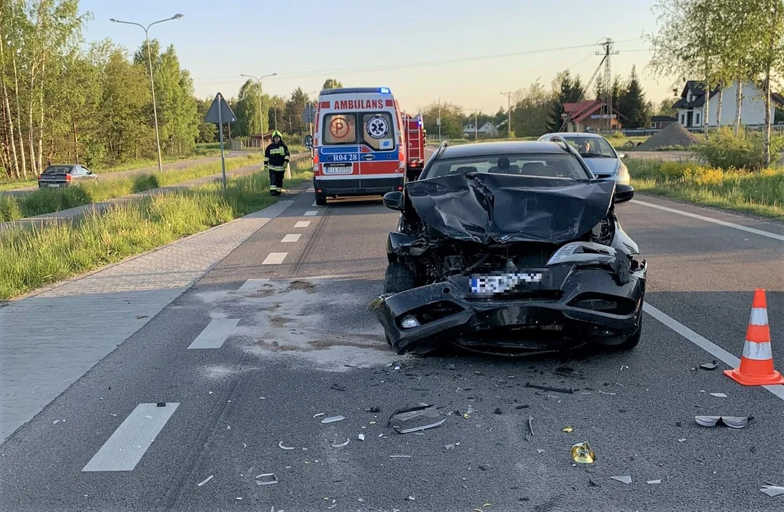 Stłuczka na drodze krajowej nr 9 w Majdanie Królewskim