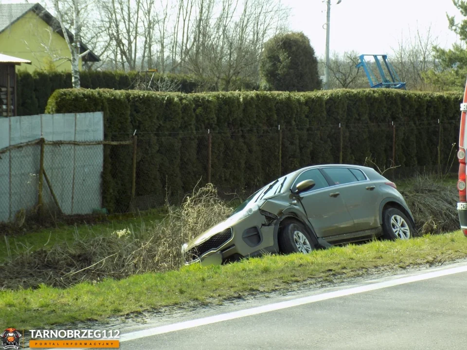 Wypadek na drodze wojewódzkiej numer 985 w Siedleszczanach