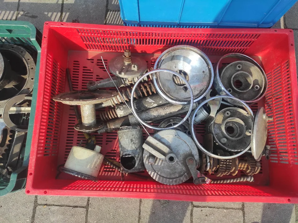 Handel na Pchlim Targu w Tarnobrzegu