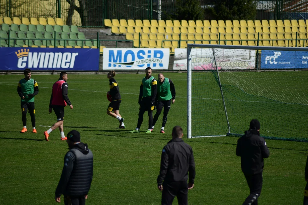 Trening piłkarzy Siarki Tarnobrzeg przed meczem z Zagłębiem II Lubin