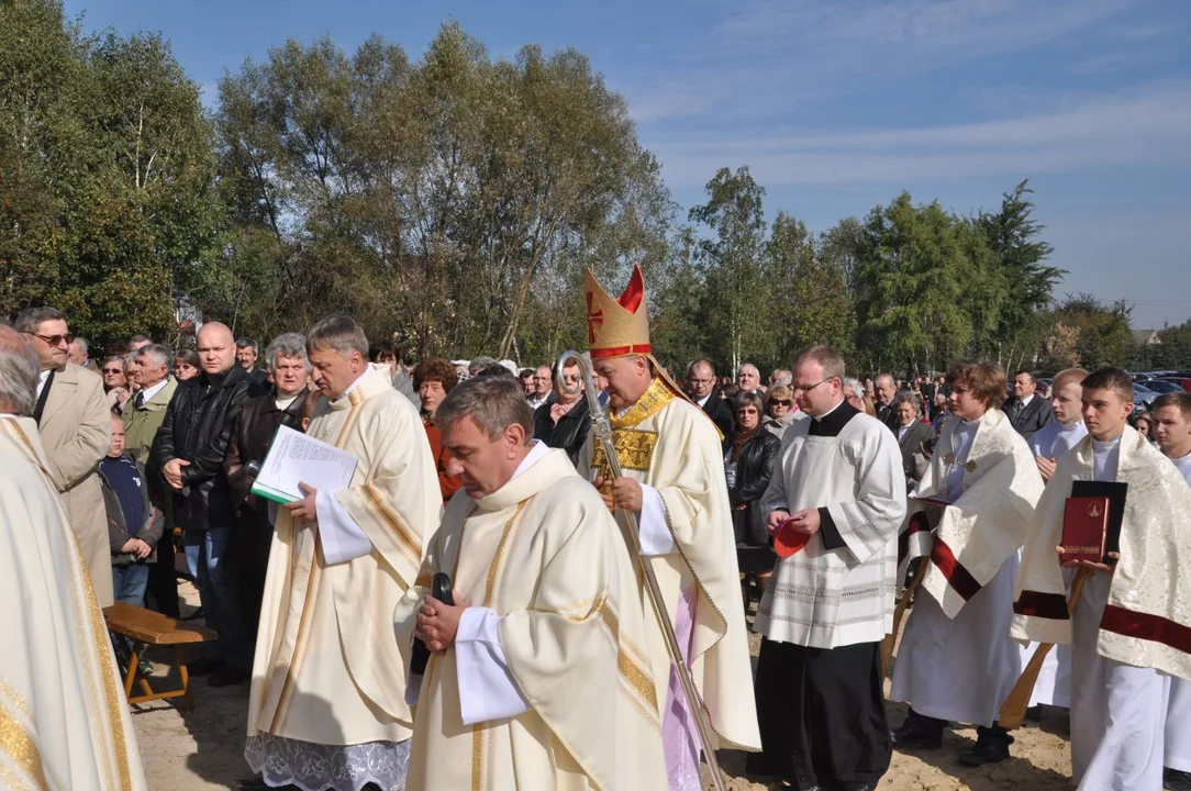 Wmurowanie kamienia węgielnego w kościół w Woli Mieleckiej