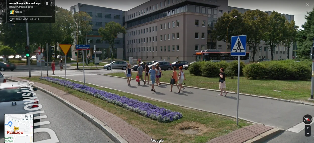 Google Street View - kto został przyłapany przez auto z aparatem