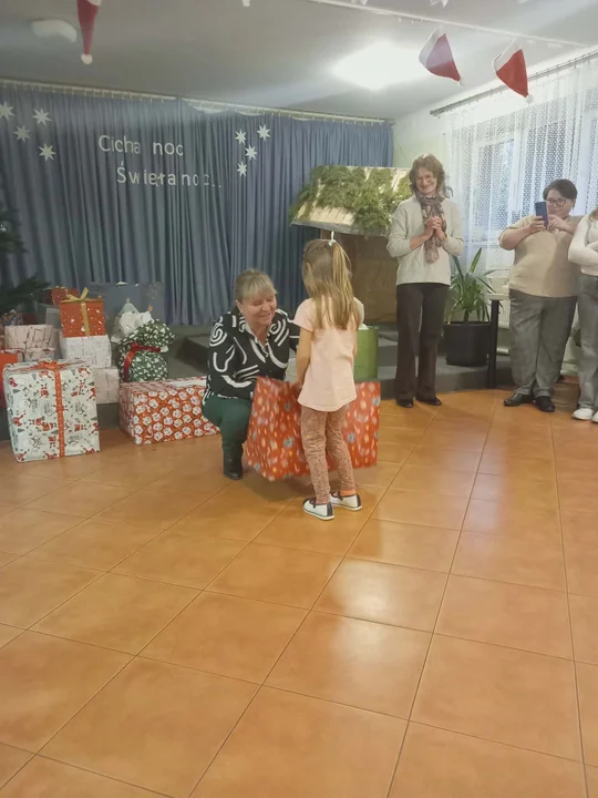 Prezenty dla dzieci z Domu Dziecka w Skopaniu