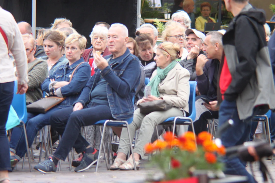 Seniorzy otrzymali klucze do miasta. Koncert Eleni rozpoczął Senioralia 2022