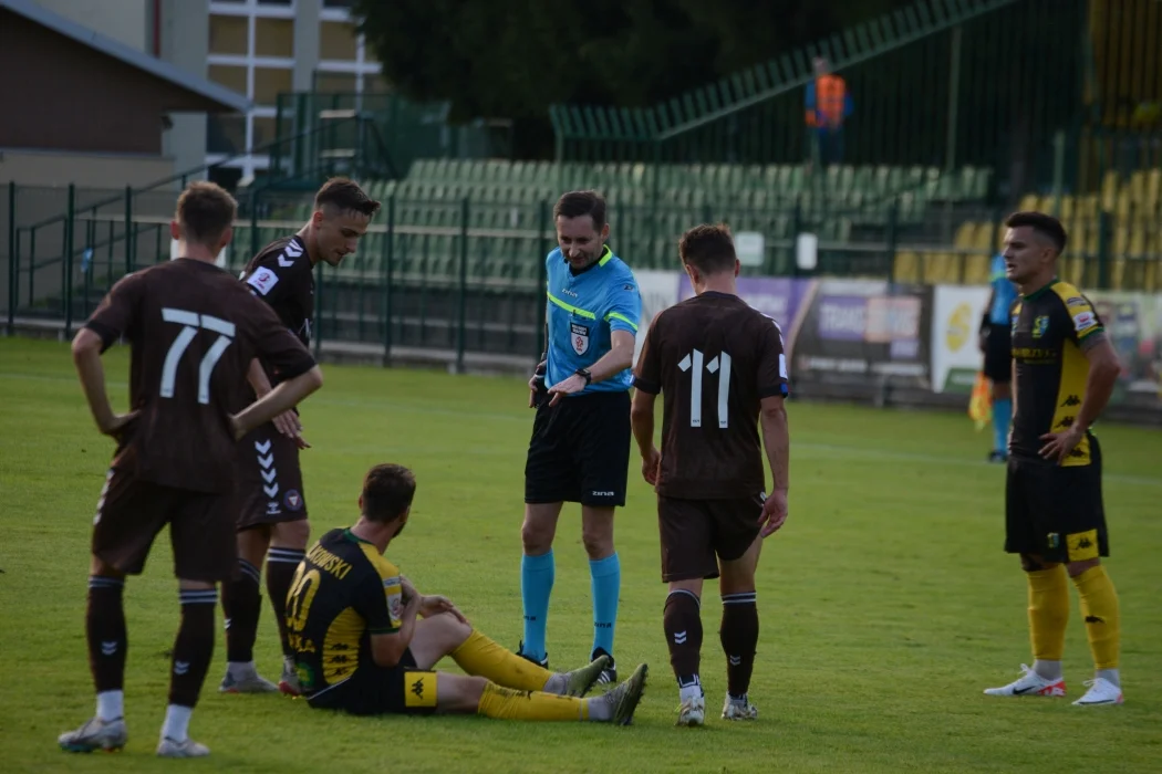Trzecia liga, grupa 4: Siarka Tarnobrzeg - Garbarnia Kraków 0:0