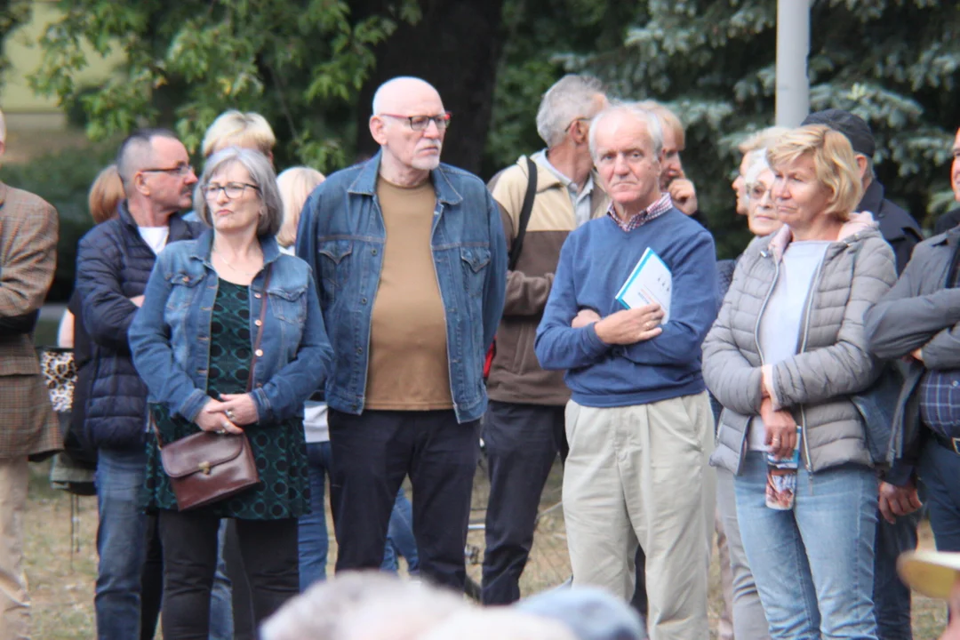 Korowód seniorów i potańcówka miejska w Parku Jedności Polonii z Macierzą