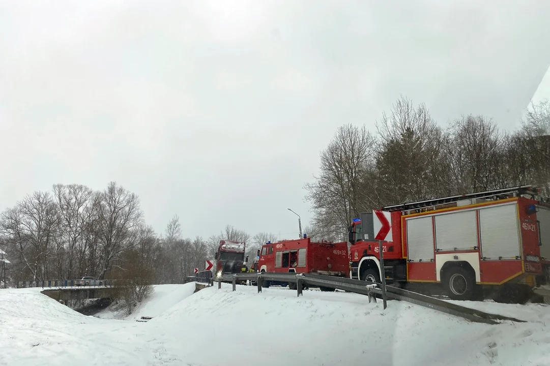 Kolizja drogowa na krajowej 84 w Stefkowej