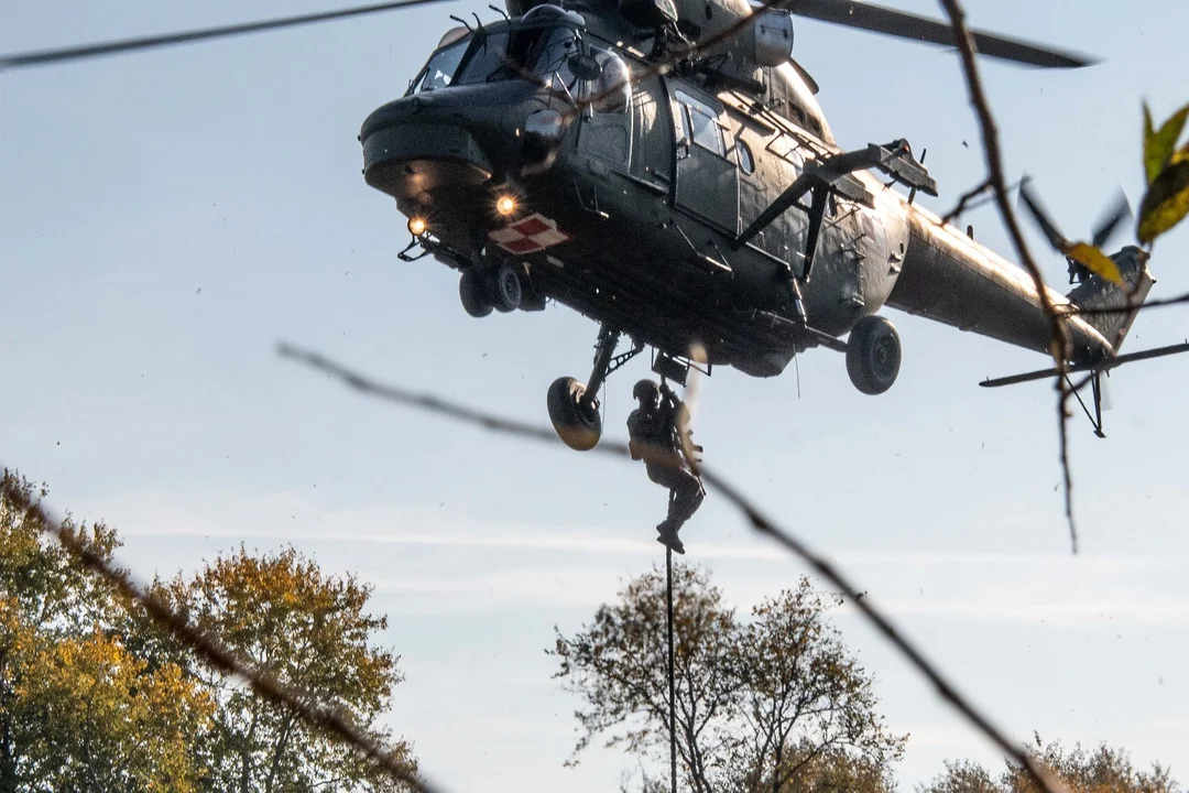 Przeprawa przez Łęg, ćwiczenia w Hucie Stalowa Wola i na brzegu Sanu - zobacz zdjęcia