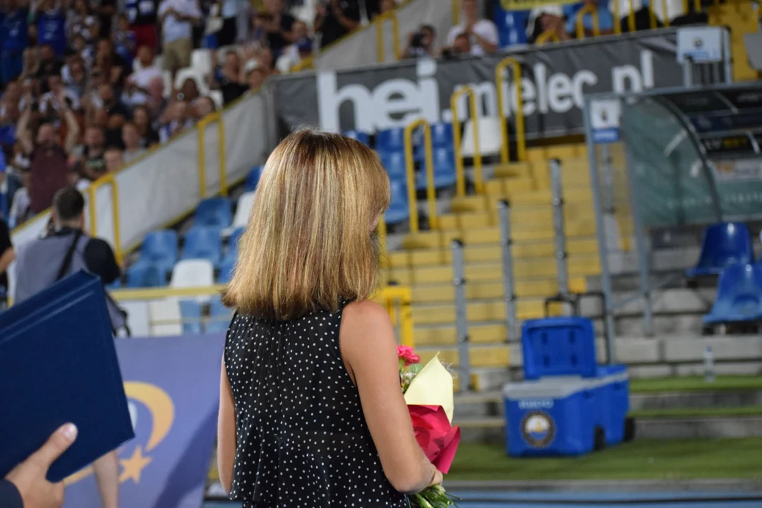 Kasia Zdziebło nagrodzona na stadionie