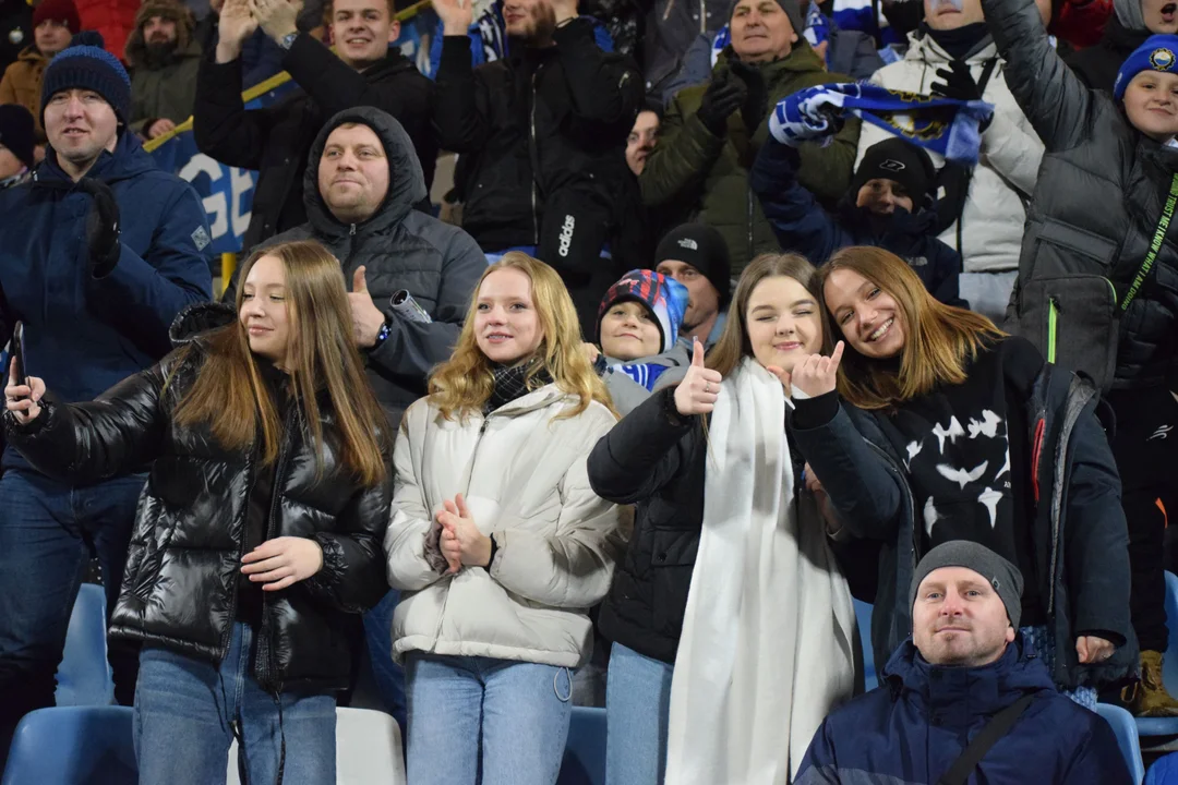 Kibice Stali Mielec przed meczem z Rakowem [ZDJĘCIA, VIDEO] - Zdjęcie główne