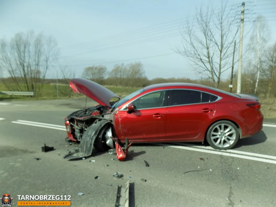 Wypadek na drodze wojewódzkiej numer 985 w Siedleszczanach