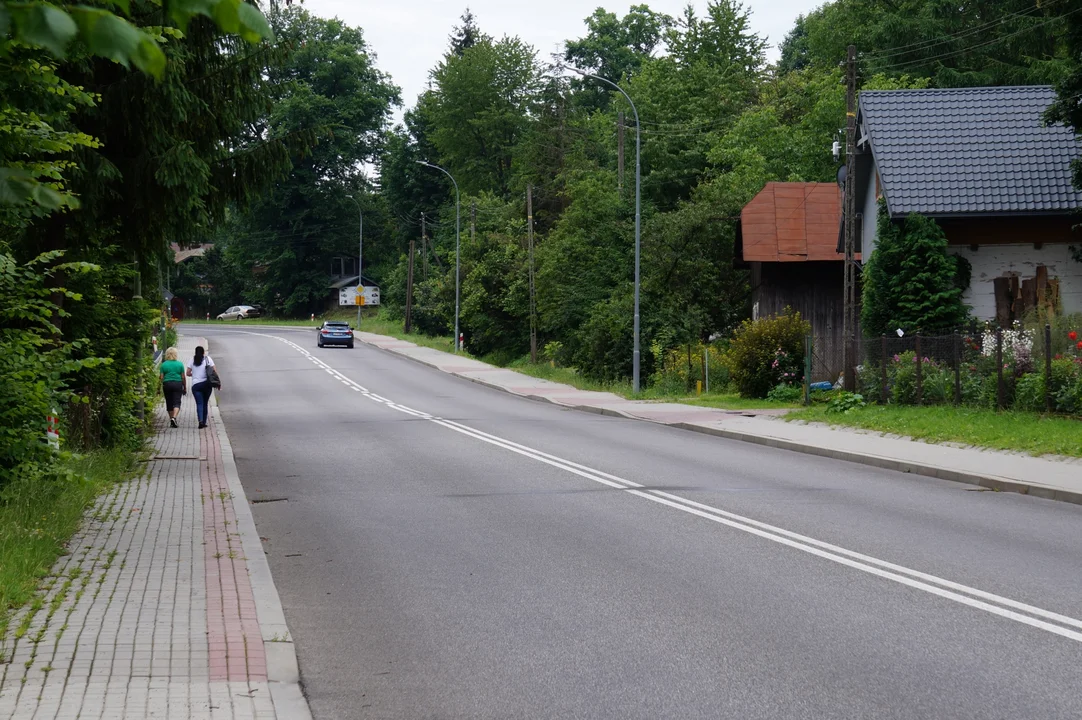 Na górze Baszta w Lesku otwarto oficjalnie taras widokowy i plac zabaw