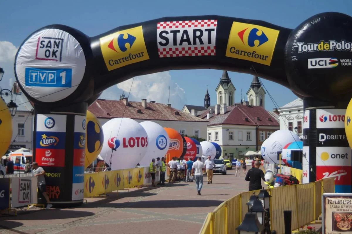 Start honorowy III etapu Tour de Pologne w Sanoku