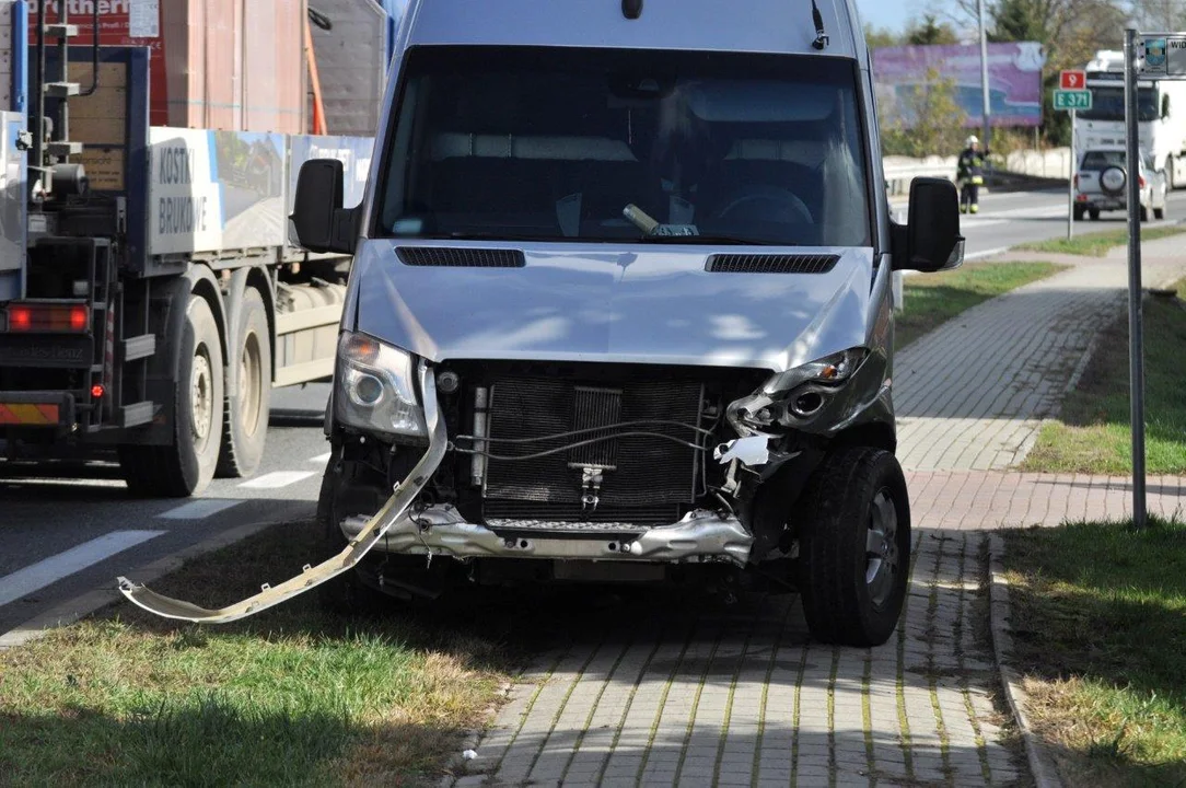 Zderzenie dwóch samochodów na DK9 w Widełce. Tym razem skończyło się tylko na strachu [ZDJĘCIA] - Zdjęcie główne