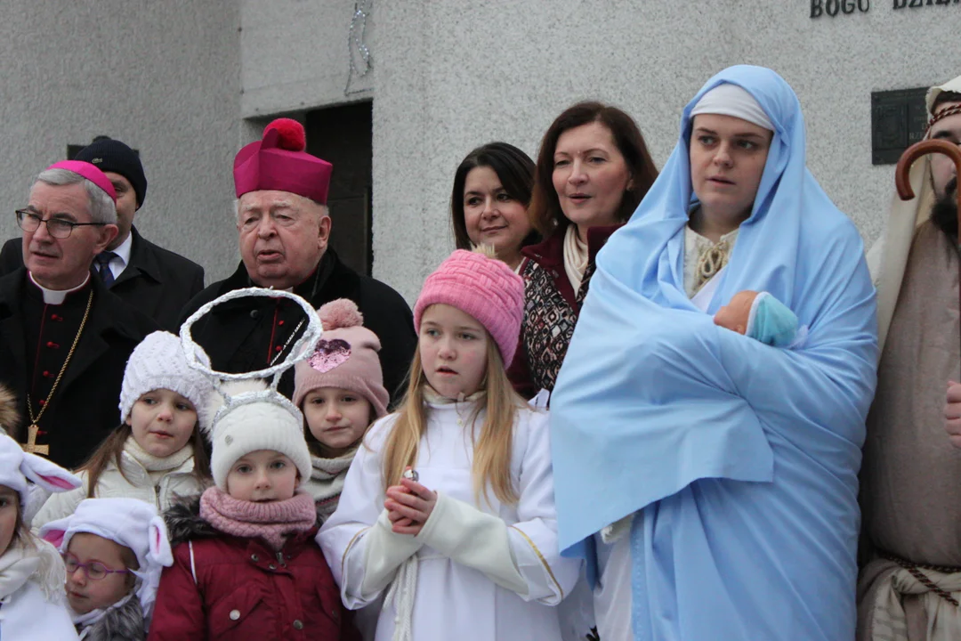 Orszak Trzech Króli w Rzeszowie. Kolęda pokoju z Zalesia do Katedry Rzeszowskiej