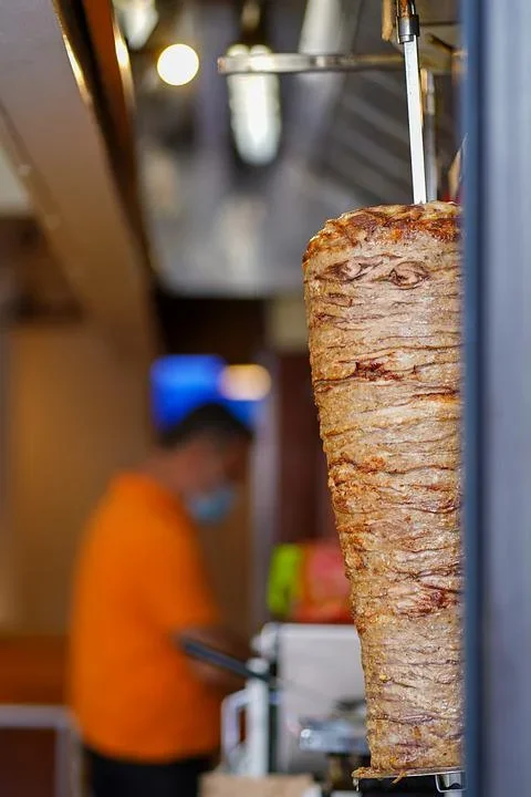 Mevlana Kebab, ul. 3 Maja 5. Ocena: 4,4 gwiazdki (1667 opinii)