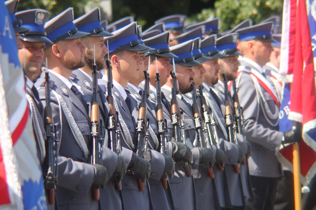 Wojewódzkie Obchody Święta Policji w Rzeszowie. Wyróżnienia za służbę dla funkcjonariuszy [ZDJĘCIA] - Zdjęcie główne