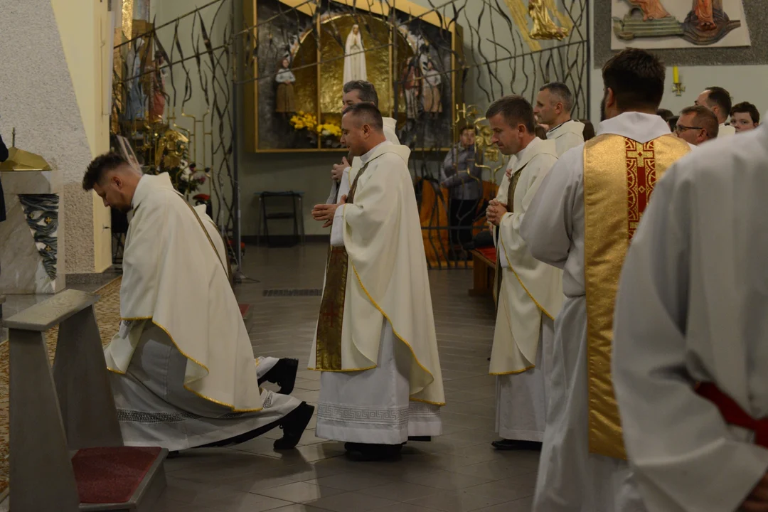 Relikwie bł. Carlo Acutisa, jednego z patronów Światowych Dni Młodzieży, w Parafii Św. Barbary w Tarnobrzegu