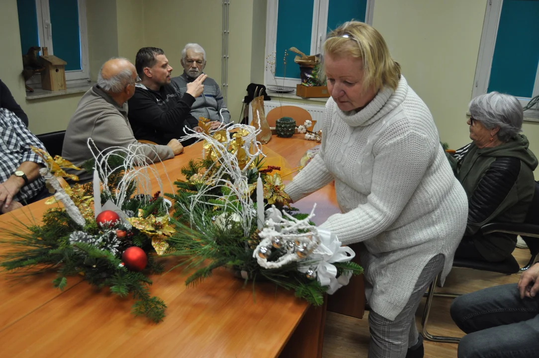 Klub Seniora ,, Natura" pod okiem pani Elizy tworzy własne arcydzieła