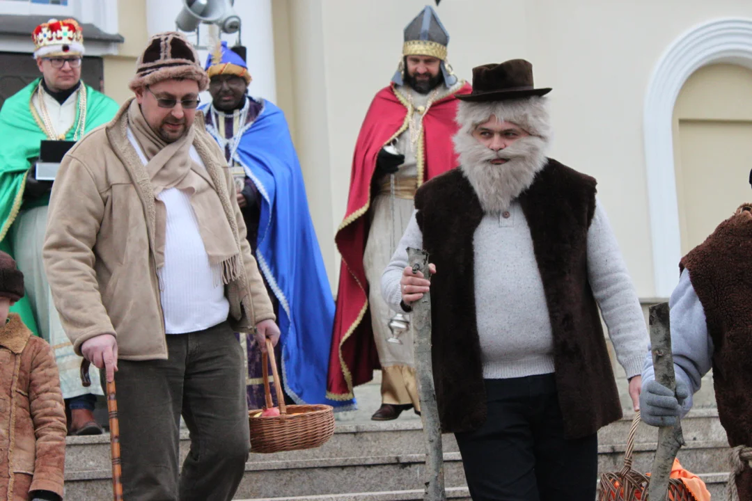 Orszak Trzech Króli w Rzeszowie. Kolęda pokoju z Zalesia do Katedry Rzeszowskiej