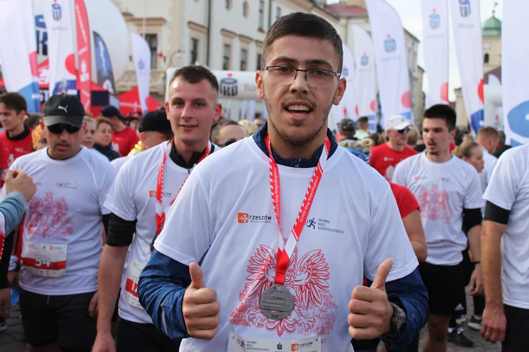 10. PKO Bieg Niepodległości. Szczęśliwi biegacze na mecie