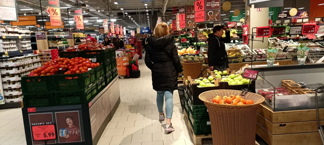 Kaufland przy alei Rejtana pół tygodnia po otwarciu. Mnóstwo klientów w godzinach szczytu [ZDJĘCIA] - Zdjęcie główne