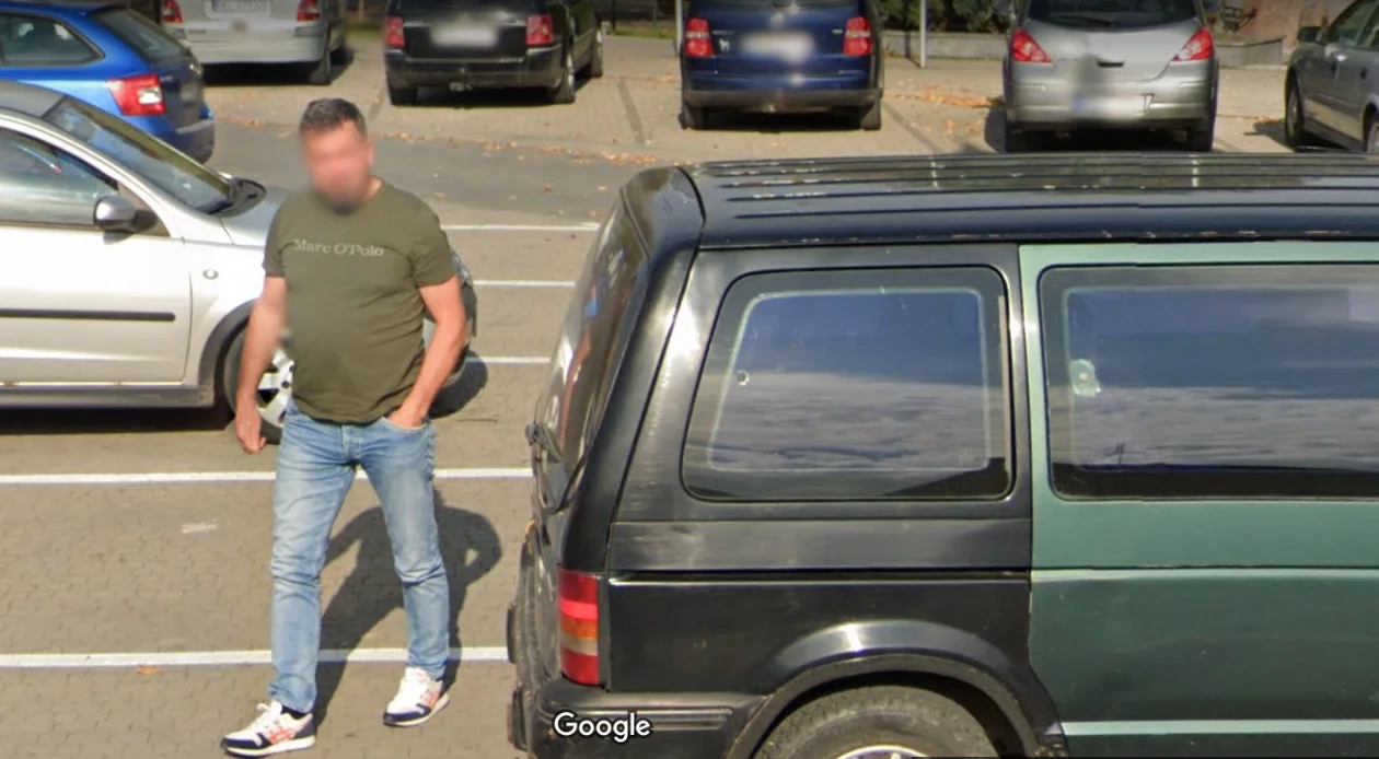 Nowe zdjęcia Google Street View. Mieszkańcy Kolbuszowej na zakupach, spacerze, w pracy i drodze ze szkoły - Zdjęcie główne